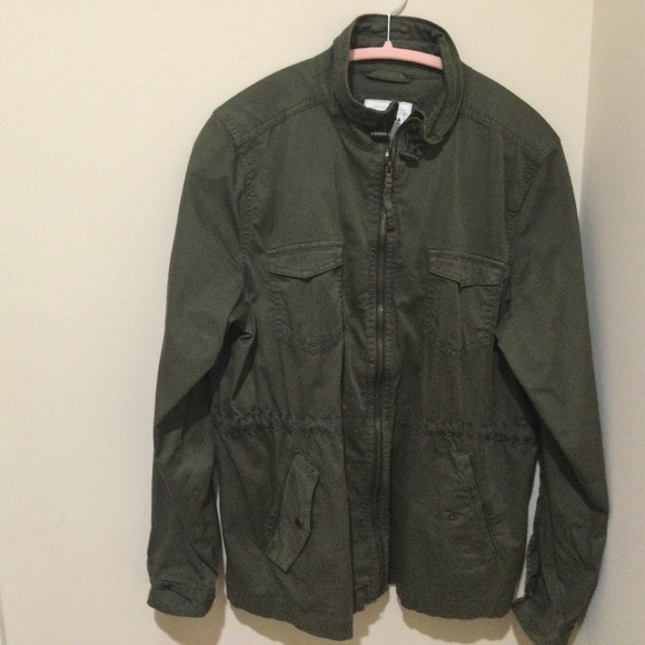 Olive Green Military Jacket.  Size XL.  Excellent condition. - Picture 1 of 3